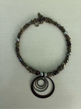Multi-Ring Pendant Necklace Tri-Metal Wired Choker with Circle Pendant